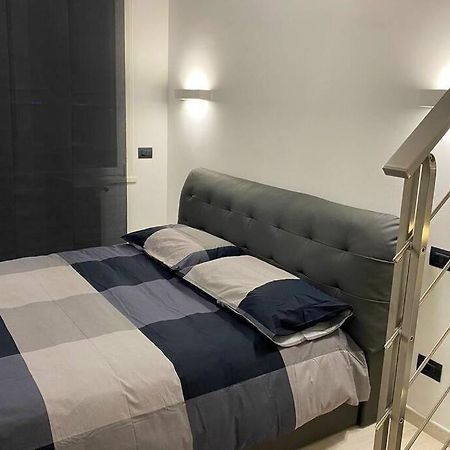 Attico Milano-Bicocca Apartment Bagian luar foto