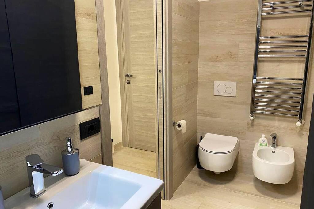 Attico Milano-Bicocca Apartment Bagian luar foto