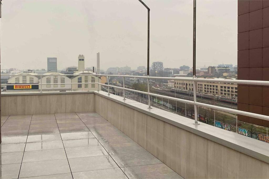 Attico Milano-Bicocca Apartment Bagian luar foto